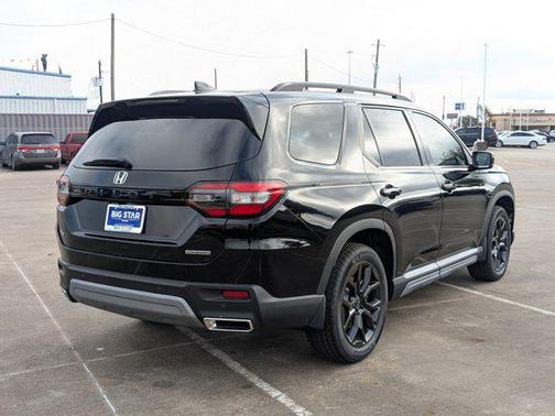 2025 Honda Pilot Touring 8-Passenger