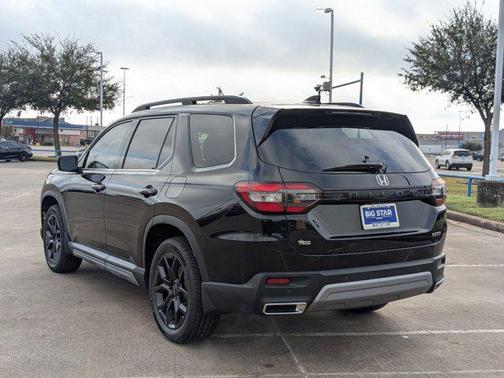 2025 Honda Pilot Touring 8-Passenger