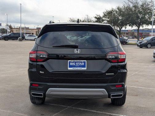 2025 Honda Pilot Touring 8-Passenger