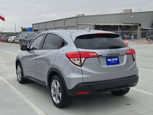 Modern Steel Metallic 2022 Honda HR-V LX