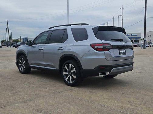 2025 Honda Pilot Touring 8-Passenger