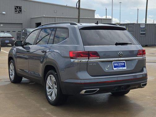 Platinum Gray Metallic 2022 Volkswagen Atlas 3.6L SE w/Technology