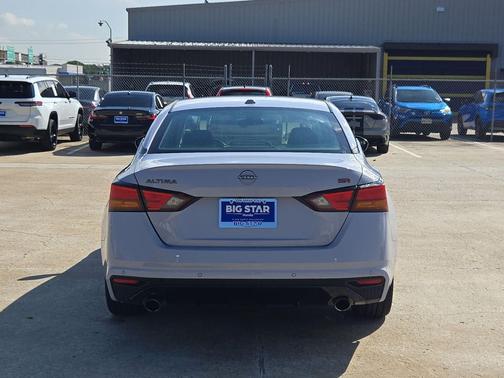 Gray Sky Pearl 2024 Nissan Altima SR FWD