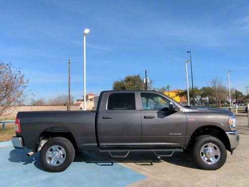 2020 RAM 2500 Tradesman Crew Cab 4X4 6'4' Box