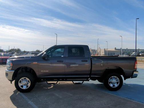 2020 RAM 2500 Tradesman Crew Cab 4X4 6'4' Box
