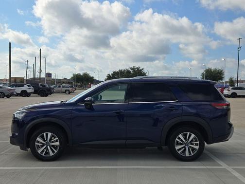 Deep Ocean Blue Pearl 2025 Nissan Pathfinder SL FWD