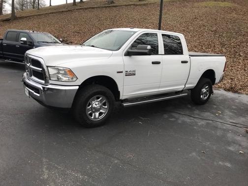 Photo 3 of 18 of 2016 RAM 2500 Tradesman