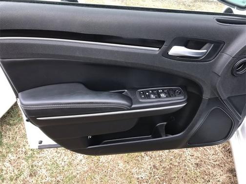 2022 Chrysler 300 S