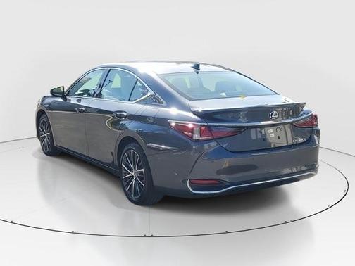 2023 Lexus ES 300h 