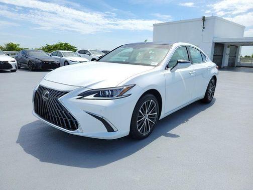 White Pearl 2025 Lexus ES 350
