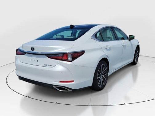 White Pearl 2025 Lexus ES 350