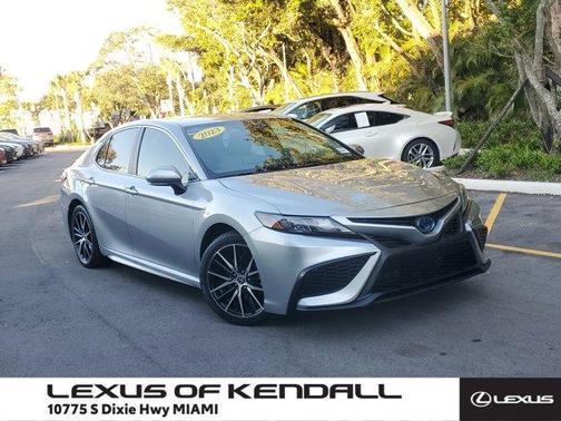 2023 Toyota Camry Hybrid SE