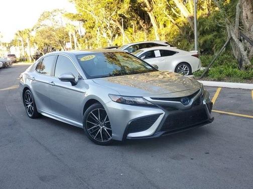 2023 Toyota Camry Hybrid SE