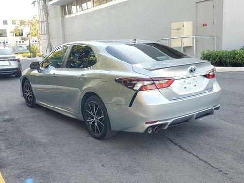 2023 Toyota Camry Hybrid SE