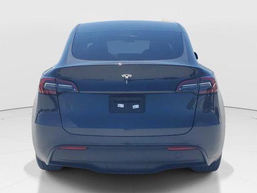Gray 2025 Tesla Model Y Long Range