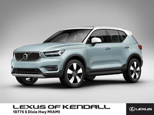 2021 Volvo XC40 T4 Momentum