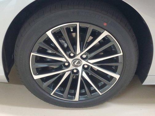 2025 Lexus ES 350 Base