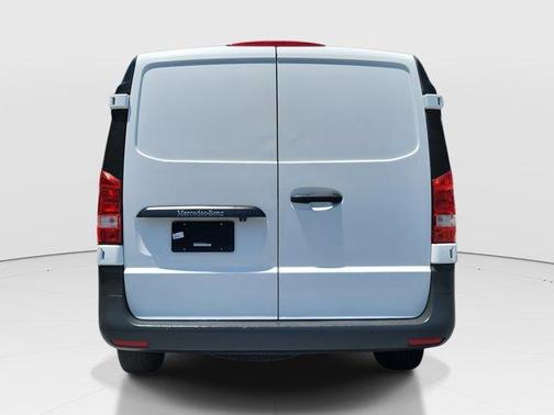 2020 Mercedes-Benz Metris Base