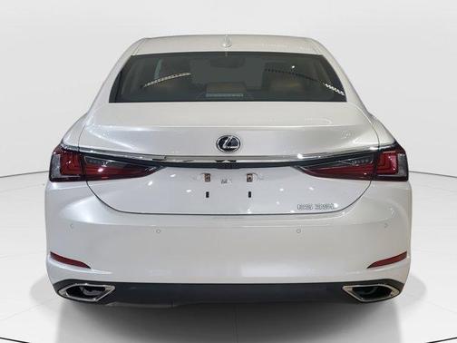 2022 Lexus ES 350 Base