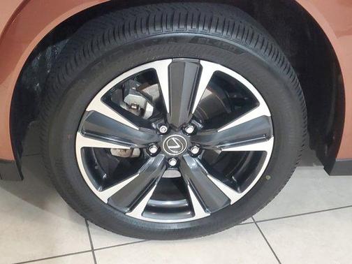 2025 Lexus UX 300h 