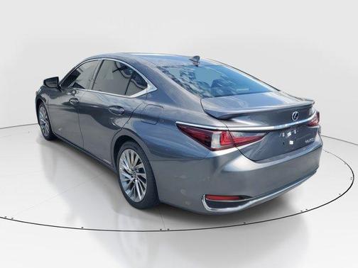 2020 Lexus ES 300h Ultra Luxury
