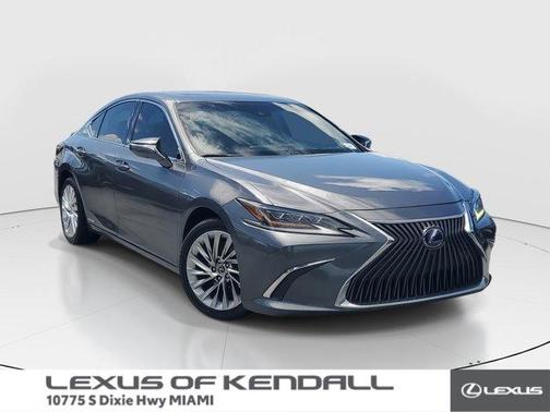 2020 Lexus ES 300h Ultra Luxury
