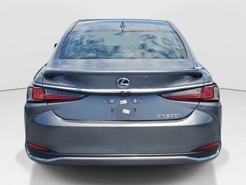 2020 Lexus ES 300h Ultra Luxury