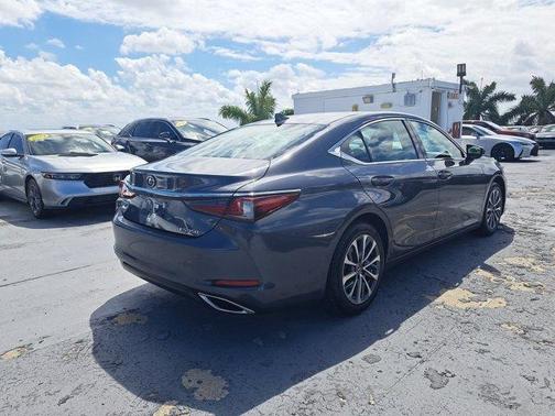 2023 Lexus ES 350 Base