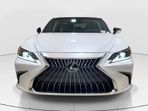 2025 Lexus ES 300h Base