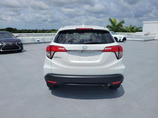 Platinum White 2022 Honda HR-V EX