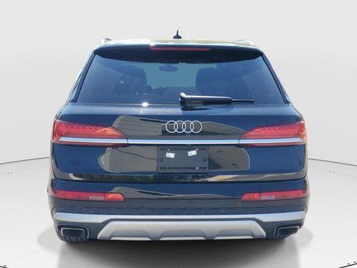 Mythos Black Metallic 2025 Audi Q7 55 Premium Plus