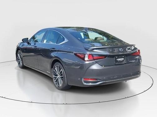2022 Lexus ES 300h