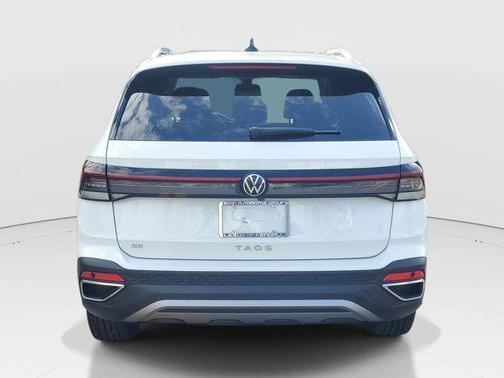 Pure White 2025 Volkswagen Taos 1.5T SE