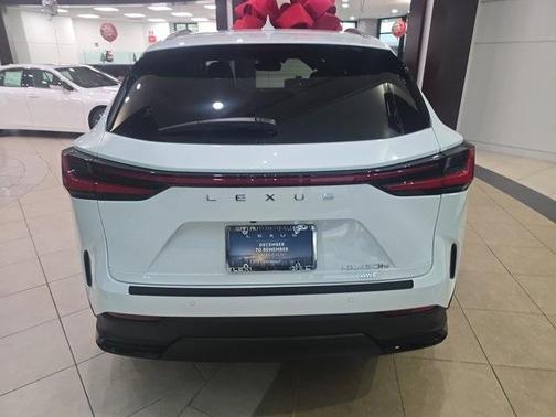 2026 Lexus NX 450h+ Luxury