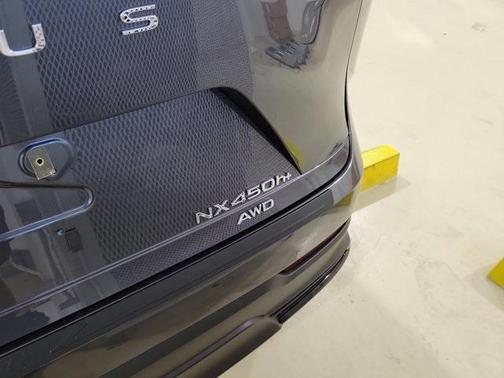 2026 Lexus NX 450h+ Luxury