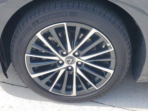 2025 Lexus ES 350