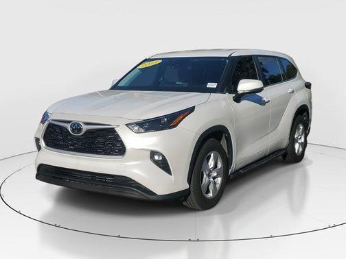 2023 Toyota Highlander LE