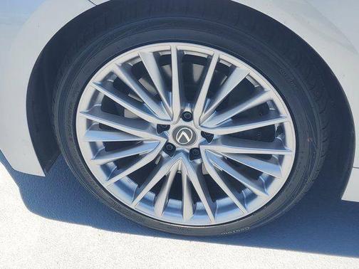 Iridium 2024 Lexus IS 300 Base