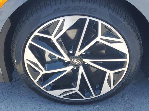 2025 Hyundai IONIQ 6 Limited
