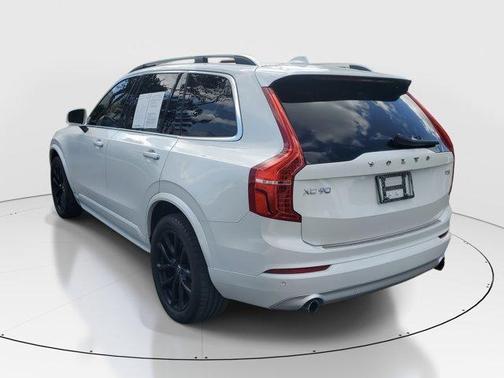 2019 Volvo XC90 T5 Momentum