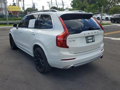 2019 Volvo XC90 T5 Momentum