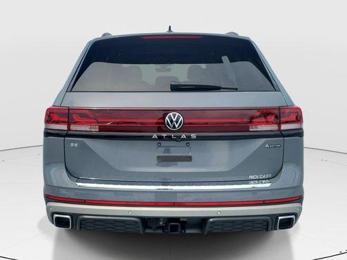 Pure Gray 2026 Volkswagen Atlas 2.0T Peak Edition