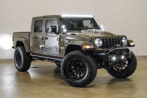 2025 Jeep Gladiator Nighthawk