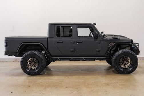 2025 Jeep Gladiator Nighthawk