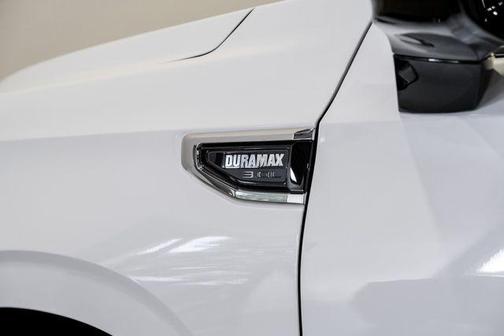 White 2021 GMC Yukon XL SLT