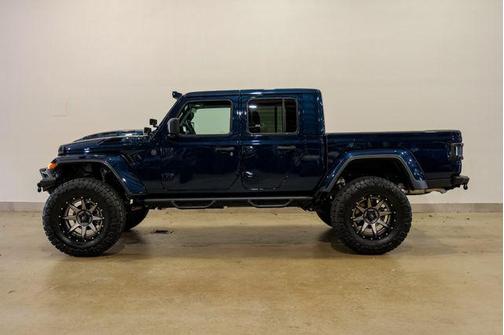 2025 Jeep Gladiator Nighthawk