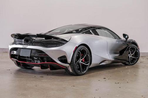 2024 McLaren 750S Coupe