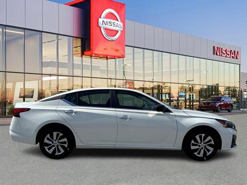 2025 Nissan Altima S FWD