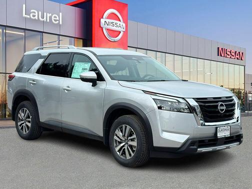 2025 Nissan Pathfinder SL 4WD