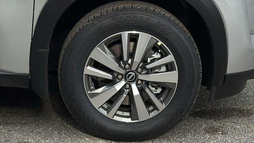 2025 Nissan Pathfinder SL 4WD